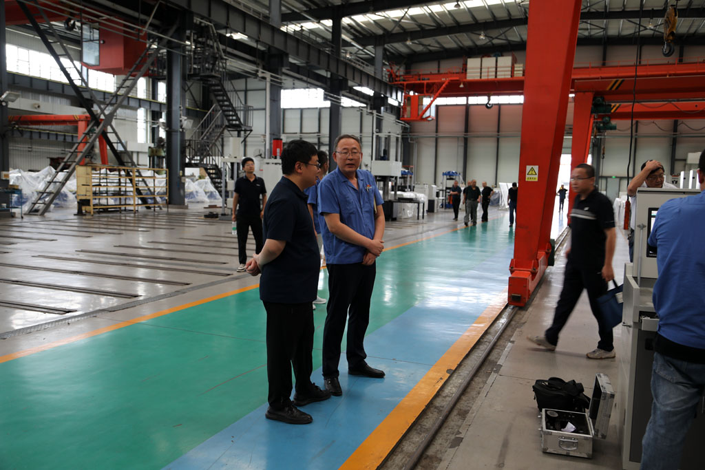 全國力值重力計量技術(shù)委員會專家蒞臨紅山公司參觀交流 全國力值重力計量技術(shù)委員會專家蒞臨紅山公司參觀交流