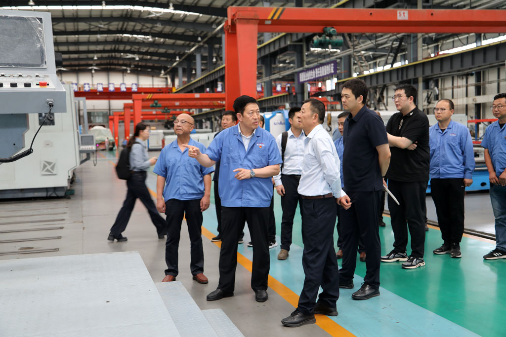 省國投集團(tuán)工銀投資調(diào)研組蒞臨星火數(shù)控考察指導(dǎo) 省國投集團(tuán)工銀投資調(diào)研組蒞臨星火數(shù)控考察指導(dǎo)