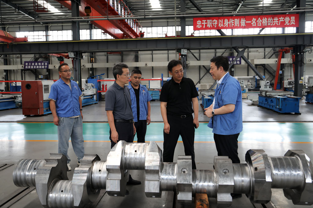 省工信廳副廳長王超蒞臨星火數(shù)控調(diào)研指導(dǎo) 省工信廳副廳長王超蒞臨星火數(shù)控調(diào)研指導(dǎo)