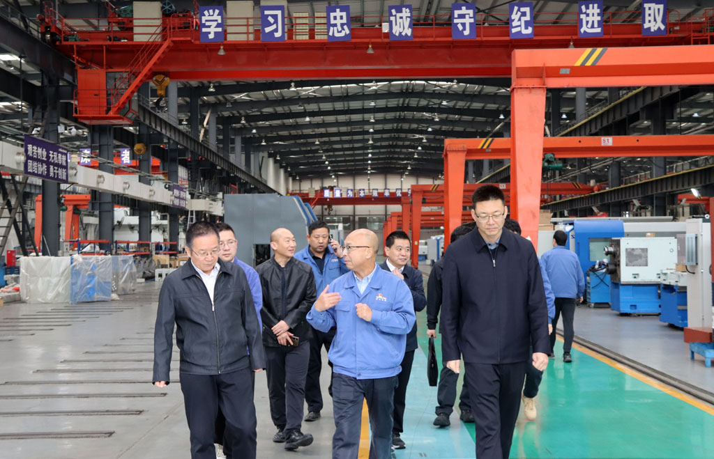 省工信廳調(diào)研組一行來星火數(shù)控調(diào)研 省工信廳調(diào)研組一行來星火數(shù)控調(diào)研