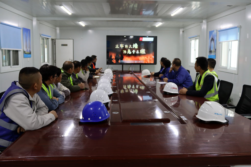 筑牢安全防線 防患于未“燃” 星火樹脂砂技改項目籌備期扎實開展消防培訓(xùn)演練 筑牢安全防線 防患于未“燃” 星火樹脂砂技改項目籌備期扎實開展消防培訓(xùn)演練